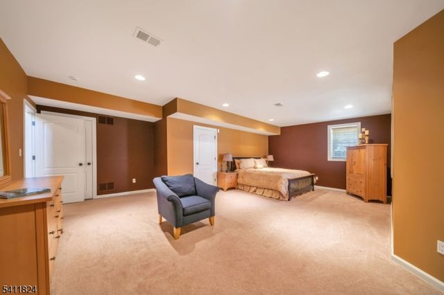 28 Arbor Rd, North Caldwell Boro, NJ 07006