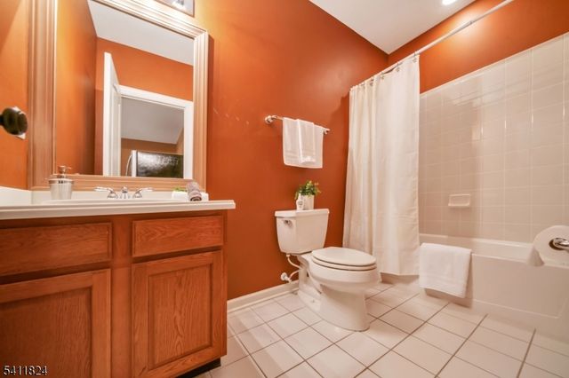 28 Arbor Rd, North Caldwell Boro, NJ 07006