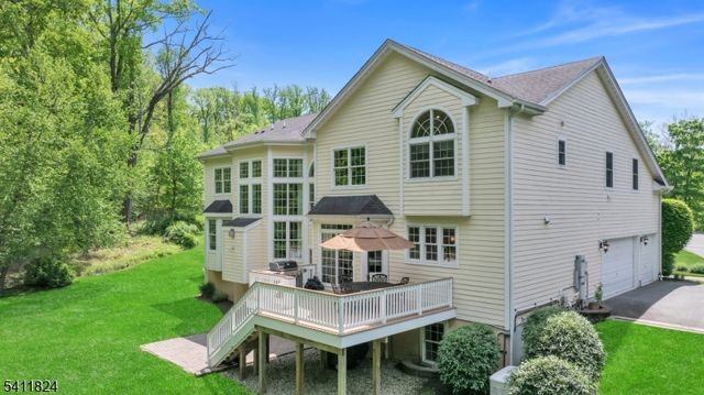 28 Arbor Rd, North Caldwell Boro, NJ 07006