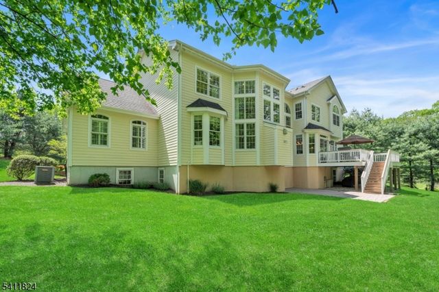 28 Arbor Rd, North Caldwell Boro, NJ 07006