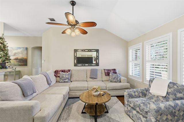 2203 Knoll Ridge Drive, Corinth, TX 76210