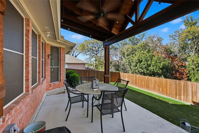 2203 Knoll Ridge Drive, Corinth, TX 76210