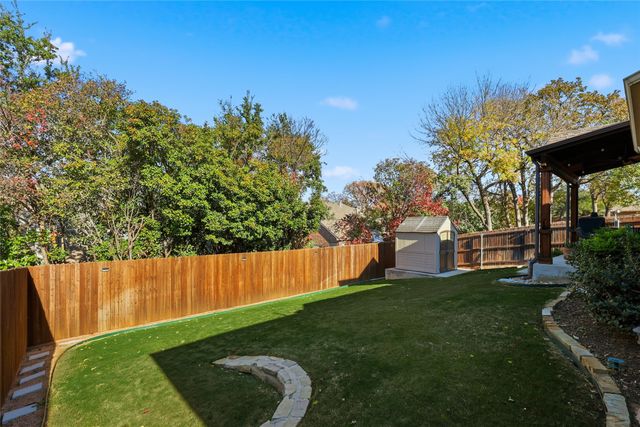 2203 Knoll Ridge Drive, Corinth, TX 76210