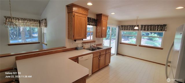 2817 Huckleberry Lane, Camano Island, WA 98282