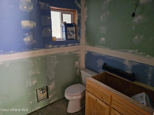 27613 S HINDS DR, St. Maries, ID 83861
