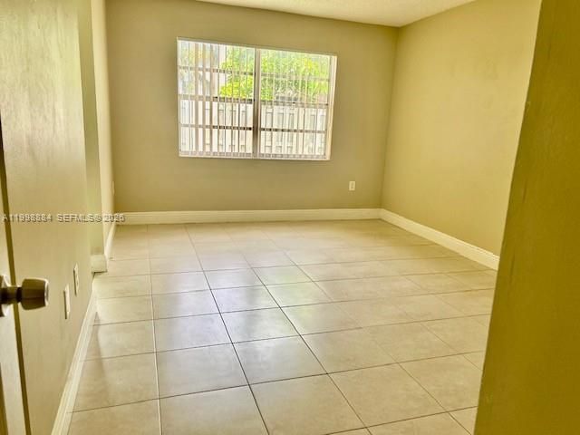 19922 NW 67th Pl, Hialeah, FL 33015