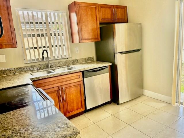 19922 NW 67th Pl, Hialeah, FL 33015