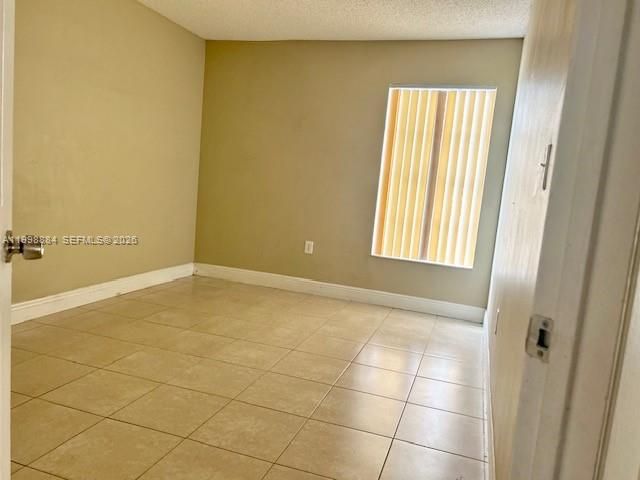 19922 NW 67th Pl, Hialeah, FL 33015