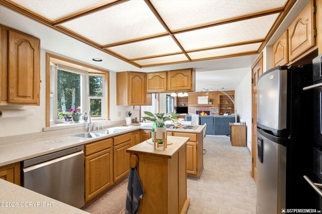 2310 Yorkshire Lane, Anchorage, AK 99504