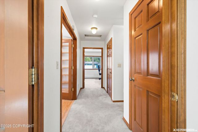 2310 Yorkshire Lane, Anchorage, AK 99504