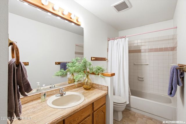 2310 Yorkshire Lane, Anchorage, AK 99504