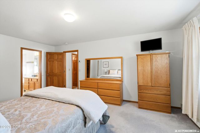2310 Yorkshire Lane, Anchorage, AK 99504