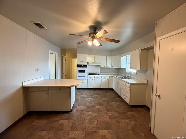 318 COMO ST, San Antonio, TX 78220