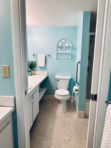 1805 Fairview Villas Drive, West Palm Beach, FL 33406