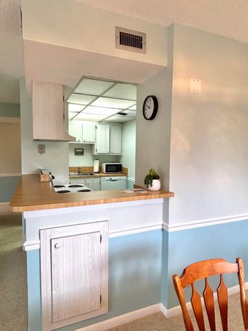 1805 Fairview Villas Drive, West Palm Beach, FL 33406