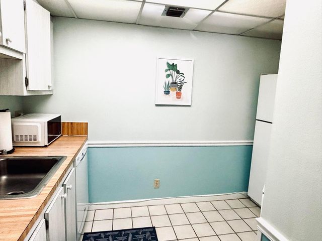 1805 Fairview Villas Drive, West Palm Beach, FL 33406