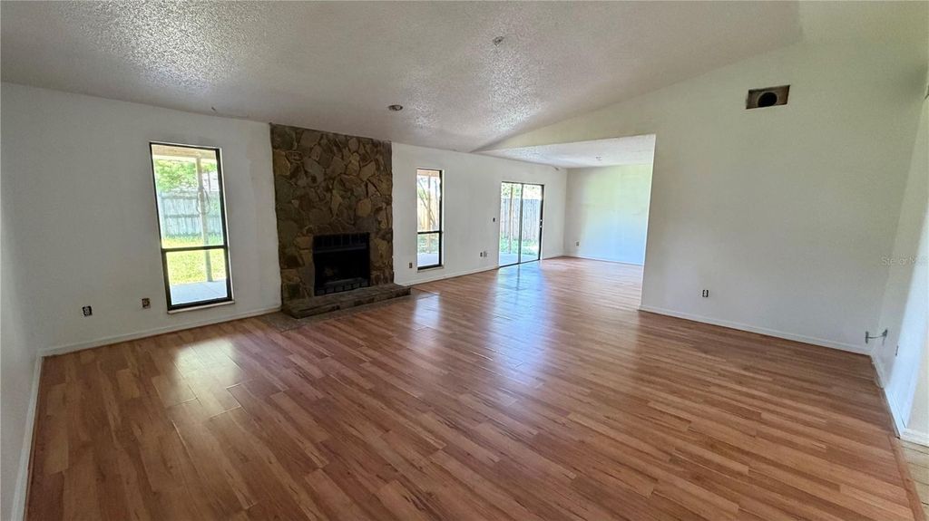Image 2 of property listing at 7420 BURNWAY DRIVE, Orlando, FL 32819
