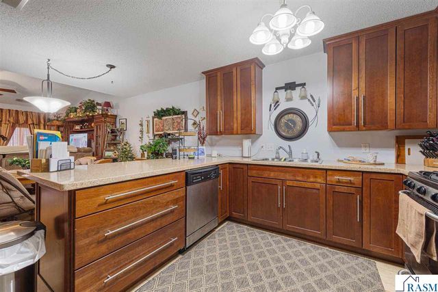 31 Pleasant View Trail, North Mankato, MN 56003