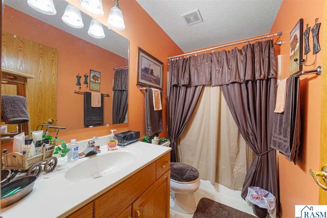 31 Pleasant View Trail, North Mankato, MN 56003