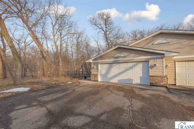 31 Pleasant View Trail, North Mankato, MN 56003