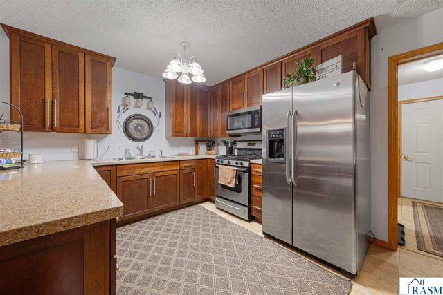 31 Pleasant View Trail, North Mankato, MN 56003