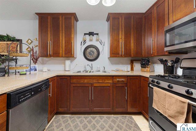 31 Pleasant View Trail, North Mankato, MN 56003