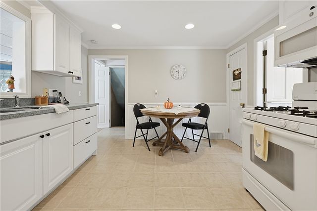 166 Puritan Drive, Warwick, RI 02888