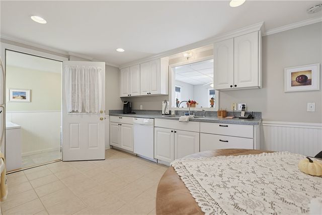 166 Puritan Drive, Warwick, RI 02888