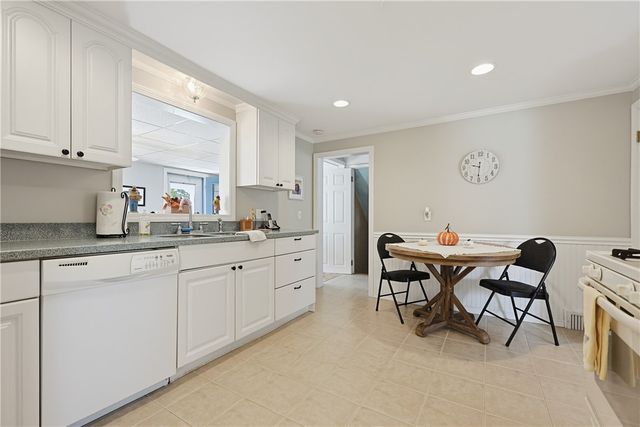 166 Puritan Drive, Warwick, RI 02888