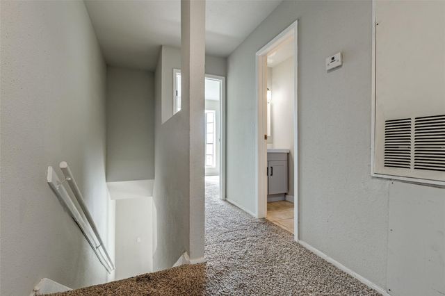 8725 Victorian Village Drive, Houston, TX 77071