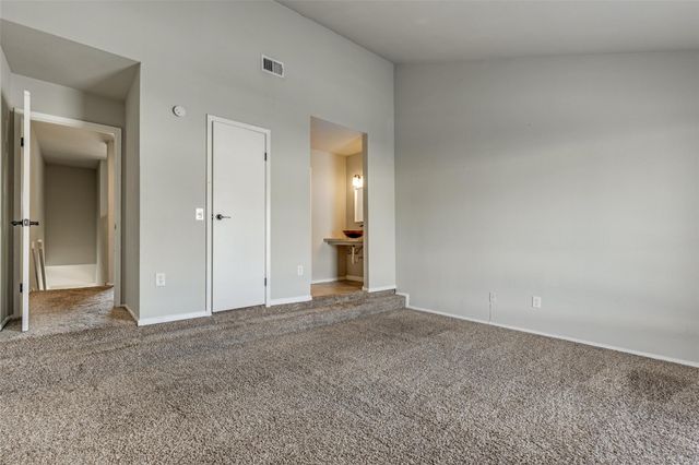 8725 Victorian Village Drive, Houston, TX 77071