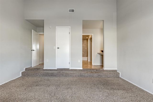 8725 Victorian Village Drive, Houston, TX 77071