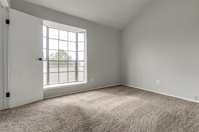 8725 Victorian Village Drive, Houston, TX 77071