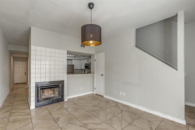 8725 Victorian Village Drive, Houston, TX 77071