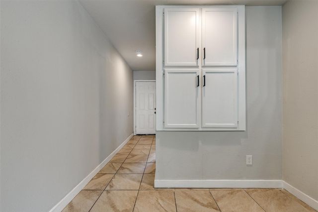 8725 Victorian Village Drive, Houston, TX 77071