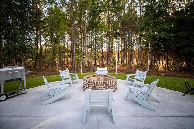 220 Allie Loop, Brunswick, GA 31525