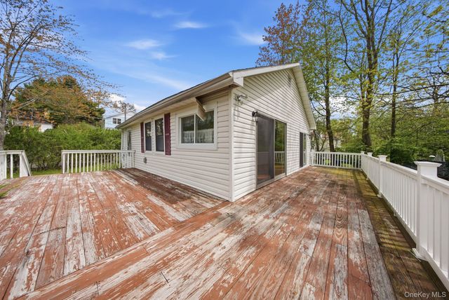 8 Chestnut Street W, Wurtsboro, NY 12790
