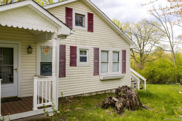 8 Chestnut Street W, Wurtsboro, NY 12790