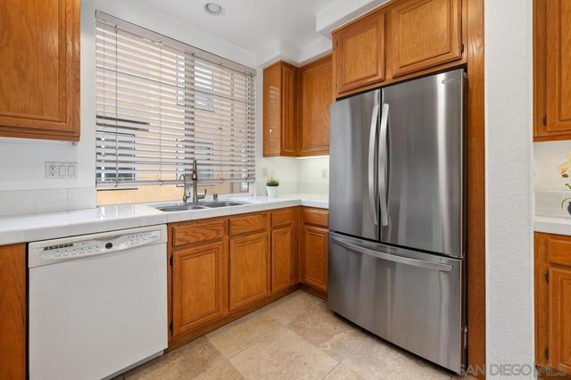 2908 Escala Cir, San Diego, CA 92108