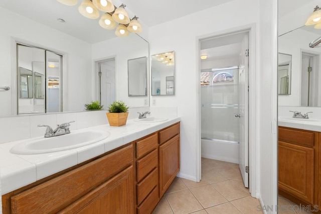 2908 Escala Cir, San Diego, CA 92108