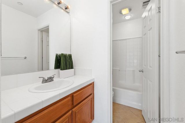 2908 Escala Cir, San Diego, CA 92108