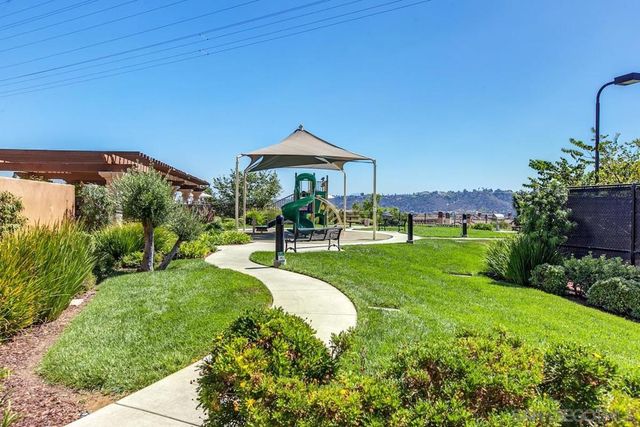 2908 Escala Cir, San Diego, CA 92108