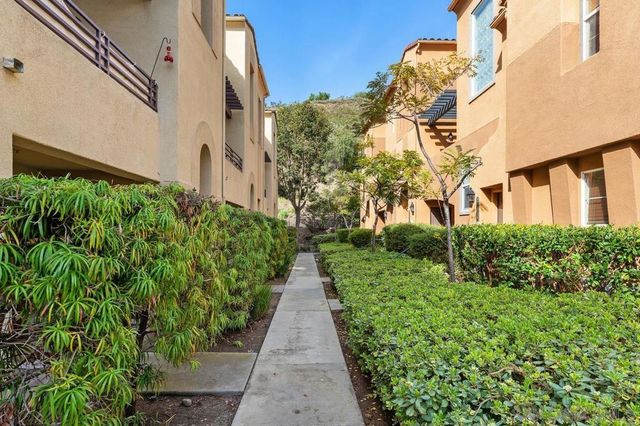 2908 Escala Cir, San Diego, CA 92108