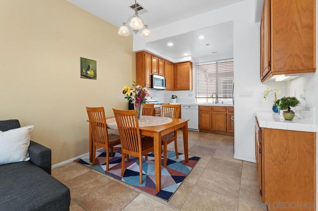 2908 Escala Cir, San Diego, CA 92108