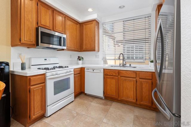 2908 Escala Cir, San Diego, CA 92108