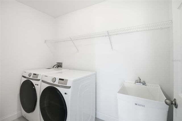 827 DENNIS AVENUE, Orlando, FL 32807