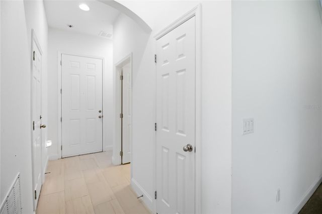 827 DENNIS AVENUE, Orlando, FL 32807