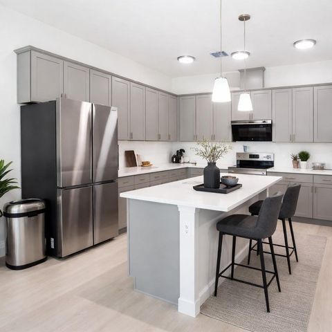 827 DENNIS AVENUE, Orlando, FL 32807