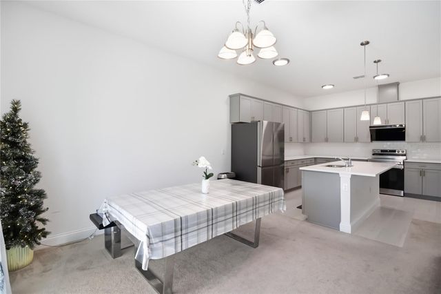 827 DENNIS AVENUE, Orlando, FL 32807