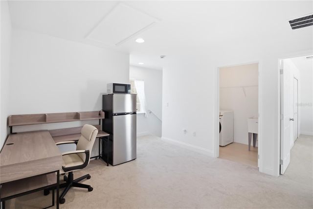 827 DENNIS AVENUE, Orlando, FL 32807